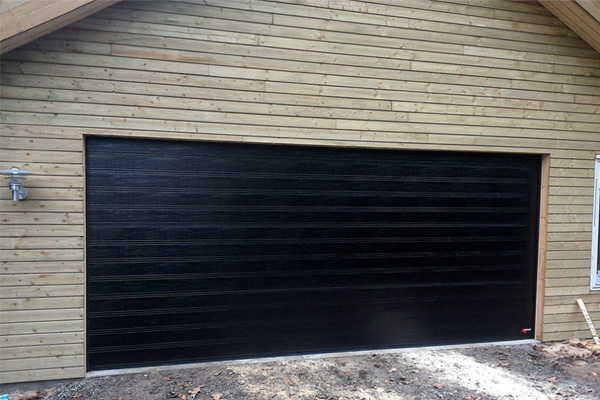 billeder af garageporte nassau woodgrain sort