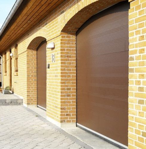 Classic garageporte med bue
