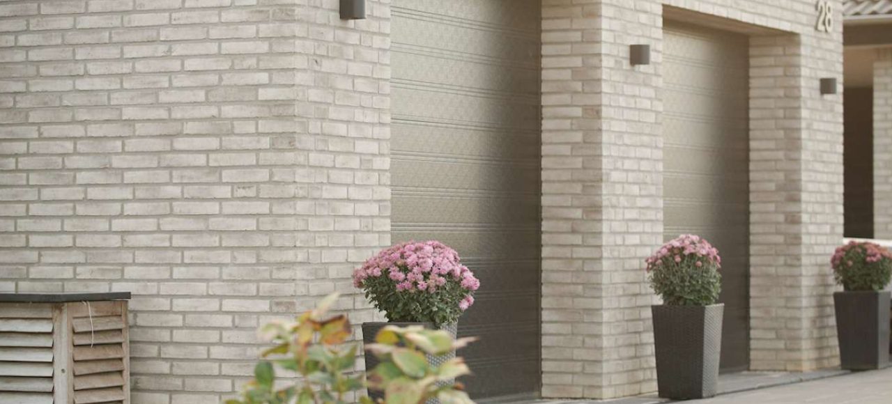 Classic dobbelt garageporte i mørk grå farve